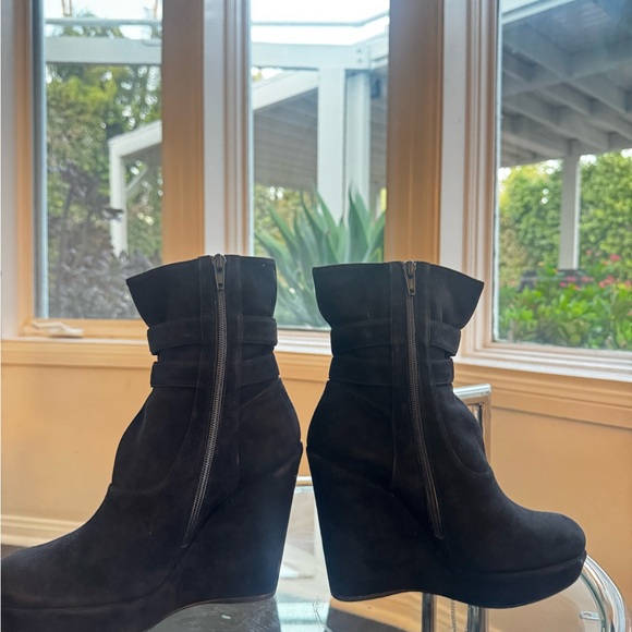 Stuart Weitzman Women’s Holster Bootie, Black Wedge Boots, 7.5 M US - Picture 4 of 7